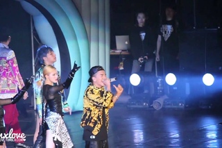 Fancam Big Bang ALIVE Tour in Hong Kong 121208 - Monster