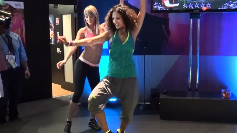 Sara Underwood of G4 trying Zumba at E3