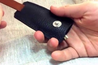 Простая ключница из кожи
