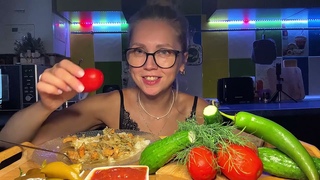 Мукбанг/РОЛЛЫ/Ой т.е. Индейка с рисом и овощами/ В конце ролика ЭКСКЛЮЗИВНЫЕ КАДРЫ 🫣