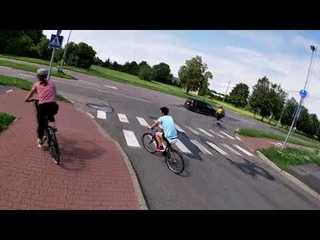 Вело прогульщики Велозаезд VeloNarva совместно с Vaba Lava .