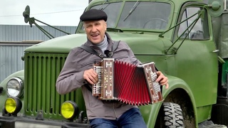 Живы будем - не помрём. Исполняет Павел Комаров.