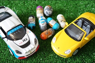 Машинки. Гоночная машина и Кабриолет - Играют в “Веселые бобы“. Car Toys