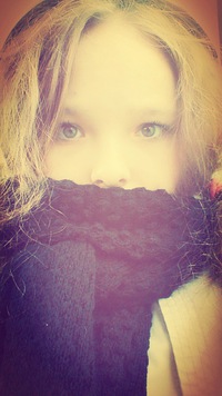 Оля Попова