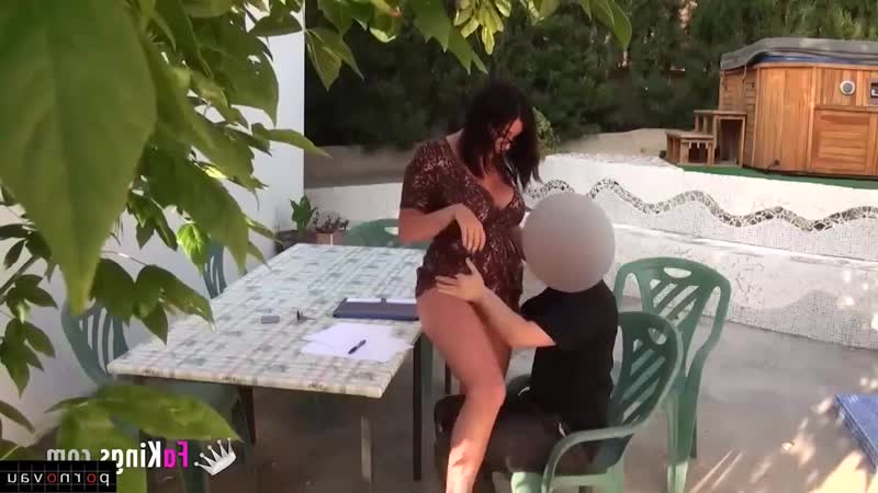 Stepmom brunette outdoor glasses