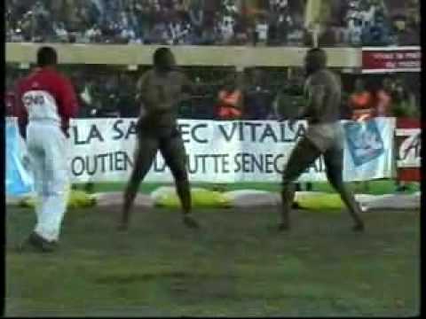 LUTTE SENEGALAISE : TYSON YEKINI ( ACTION 2000