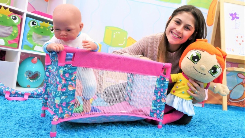 Ayşe oyuncak bebek Ela için park yatak alıyor Ayşe ile bebek bakma