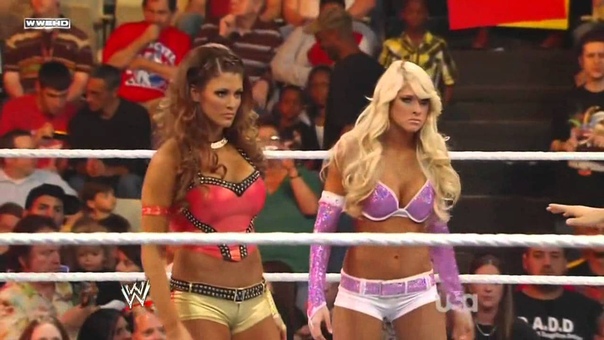 Kelly Kelly Eve vs. Beth Phoenix